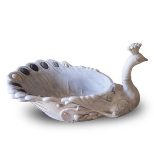 Pot de fleurs en béton sous forme Paon