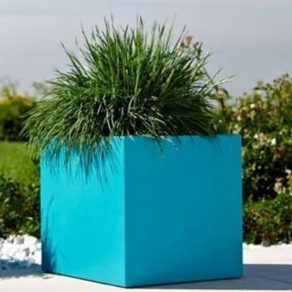 Pot de fleurs carré cube en résine PCR01 cou1