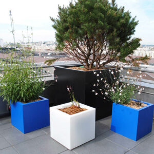 Pot de fleurs carré cube en résine PCR01