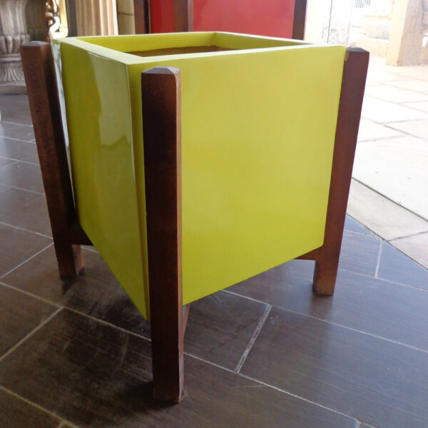 Pot de fleurs cube avec support en bois fond