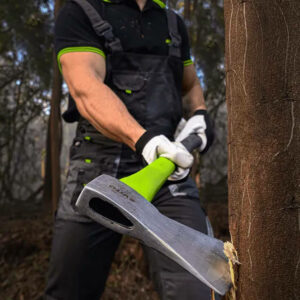 Hache avec manche Bi matière 600GR