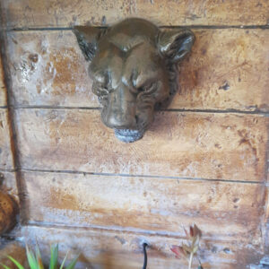 Fontaine murale en résine avec tête de lion F012