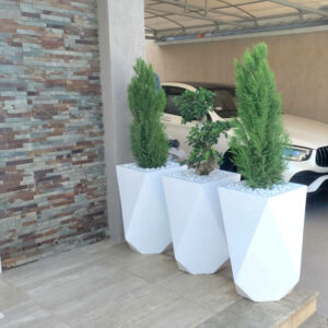 Pot geometrique moderne en GRC Ref PG70