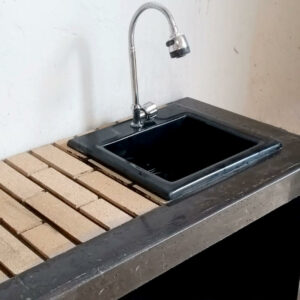 Barbecue extérieure en briques et marbre BPM13