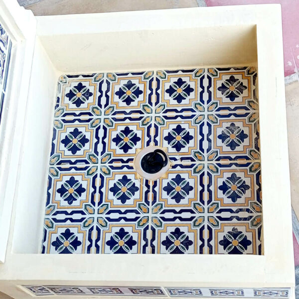 Fontaine en faience et pierre Ref WF10 couv 1