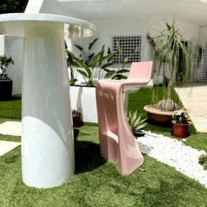 Tabouret de bar moderne en résine VRCH87