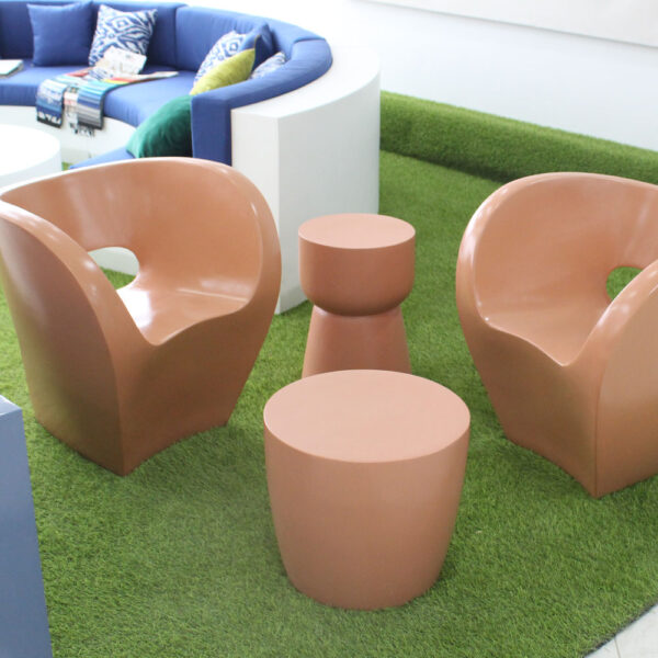 Table basse VENYL en résine H40 D45cm couv