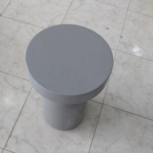 Table d’appoint en résine H50 D33 cm