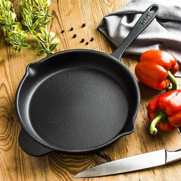 Tefal Poêle en fonte de Ø 26cm Noir couv