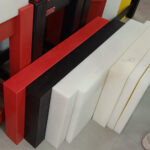 Planche de découpe en polyéthylène 50x50x10cm couv