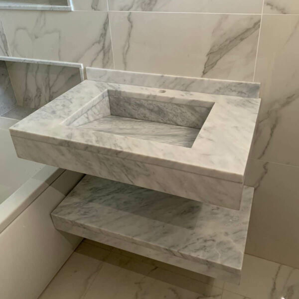 Lavabo Suspendue Avec Etagere En Marbre Blanc reel