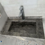 Lavabo suspendue en marbre Tindra gris LMT70 reel