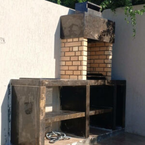 Barbecue de jardin en marbre et briques BPM14