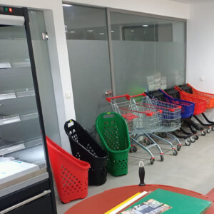 Panier à roulettes en plastique MonoBloc de 70L