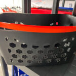 Panier de magasin en plastique de 28L noir reel